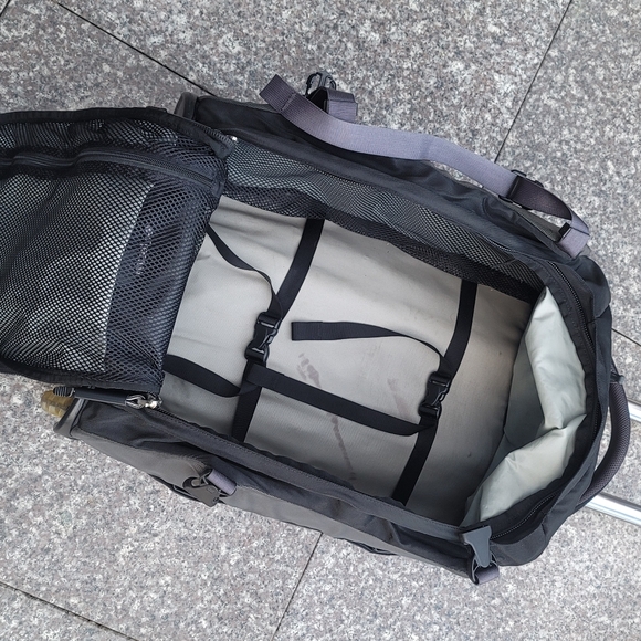 Osprey convertible weeled duffel - Picture 8 of 12